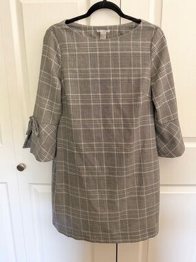 5 for $25! H&M Gray Plaid Shift Dress with Tie Sleeve